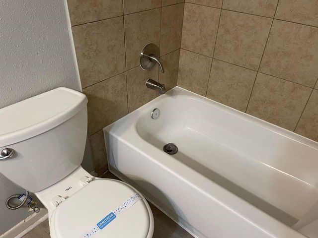 2306 Cambridge Court N, Galveston, TX 77573