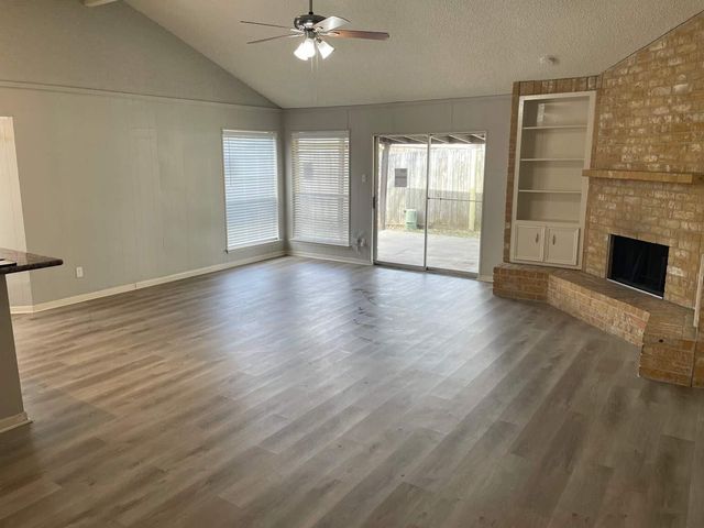 2306 Cambridge Court N, Galveston, TX 77573