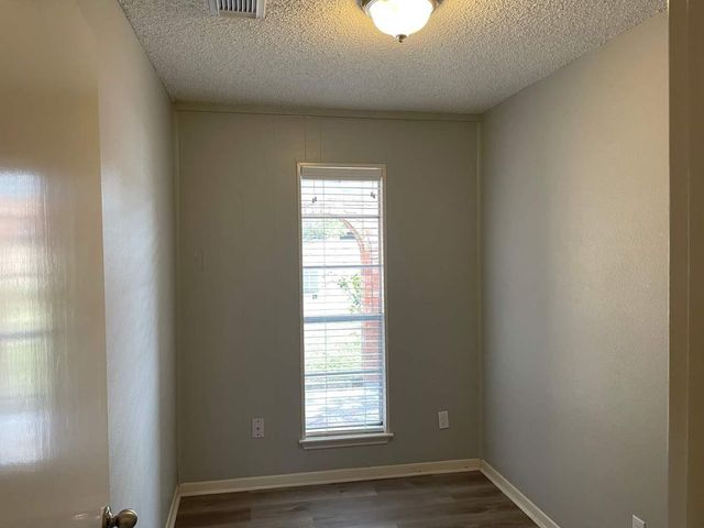 2306 Cambridge Court N, Galveston, TX 77573