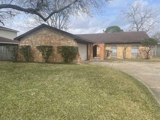 2306 Cambridge Court N, Galveston, TX 77573