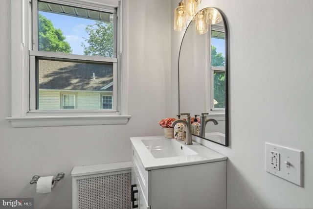 89 SAXER AVE, Springfield, PA 19064