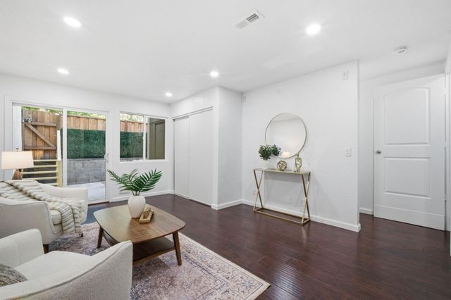 824 Kingfisher Terrace, Sunnyvale, CA 94087