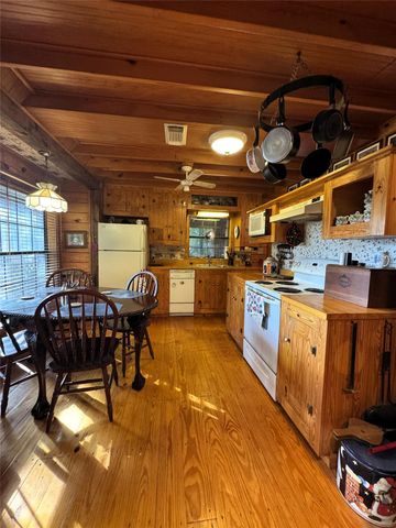 190 Woodpecker, Livingston, TX 77399