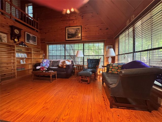 190 Woodpecker, Livingston, TX 77399