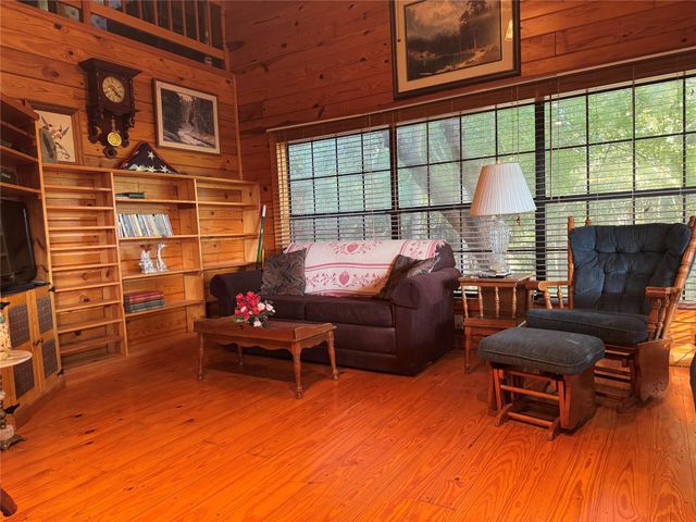 190 Woodpecker, Livingston, TX 77399