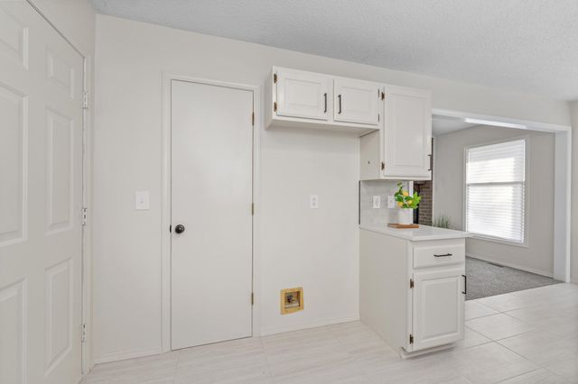 209 W Virginia Rd, Andover, KS 67002