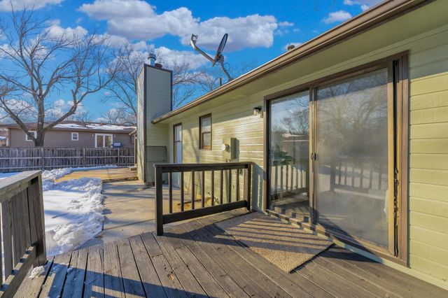 209 W Virginia Rd, Andover, KS 67002