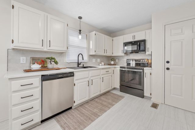 209 W Virginia Rd, Andover, KS 67002