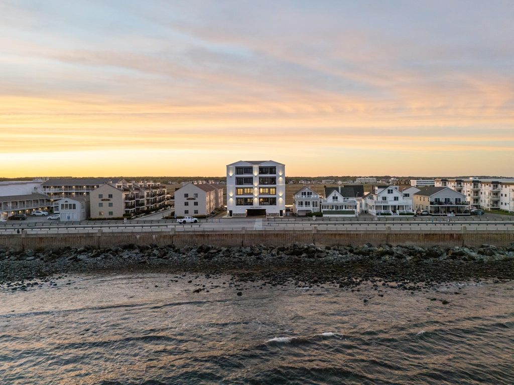 Image 1 of property listing at 465 Ocean Blvd Unit 501, Hampton, NH 03842