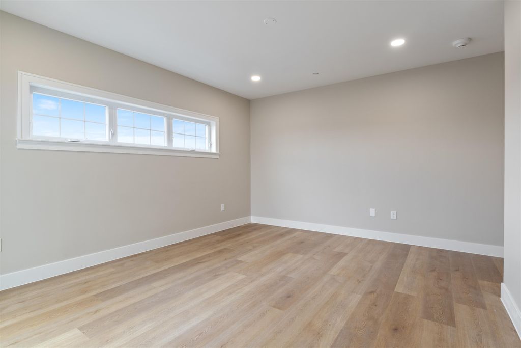 Image 12 of property listing at 465 Ocean Blvd Unit 501, Hampton, NH 03842