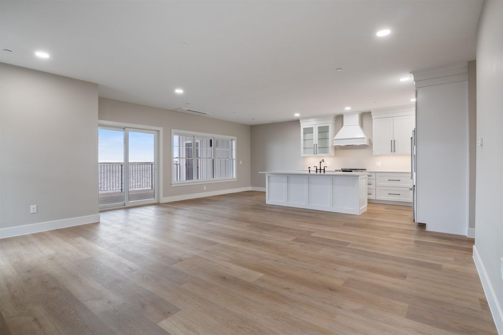 Image 31 of property listing at 465 Ocean Blvd Unit 501, Hampton, NH 03842