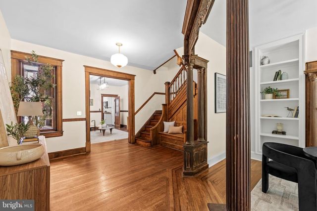 2736 N CALVERT ST, Baltimore, MD 21218