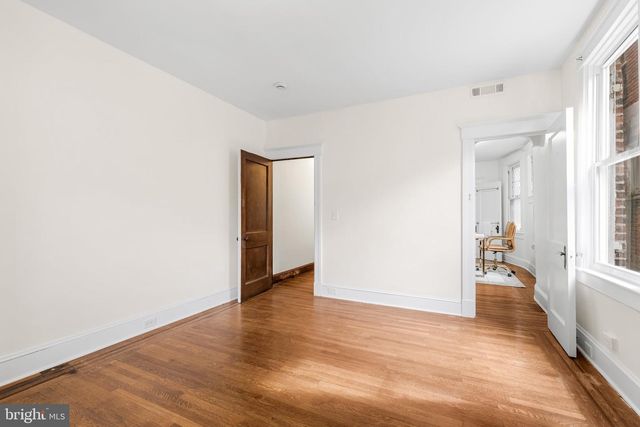 2736 N CALVERT ST, Baltimore, MD 21218