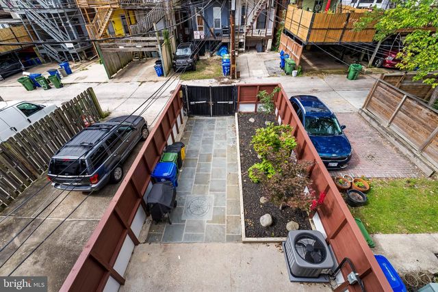 2736 N CALVERT ST, Baltimore, MD 21218