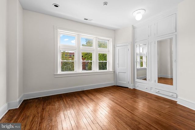 2736 N CALVERT ST, Baltimore, MD 21218