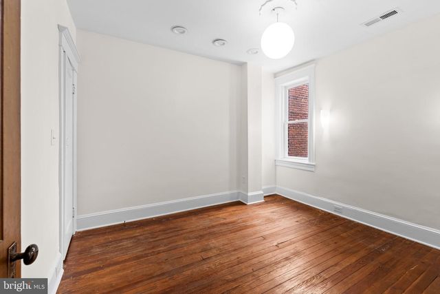 2736 N CALVERT ST, Baltimore, MD 21218