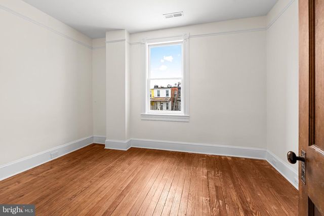 2736 N CALVERT ST, Baltimore, MD 21218