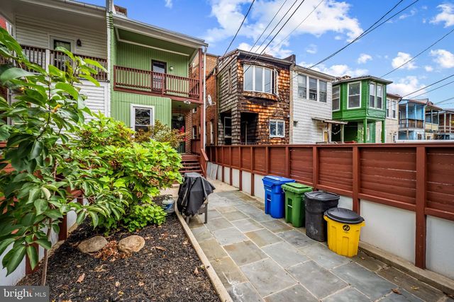 2736 N CALVERT ST, Baltimore, MD 21218