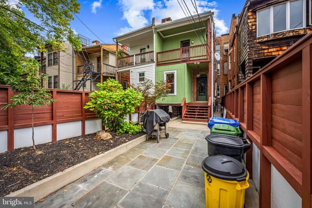 2736 N CALVERT ST, Baltimore, MD 21218