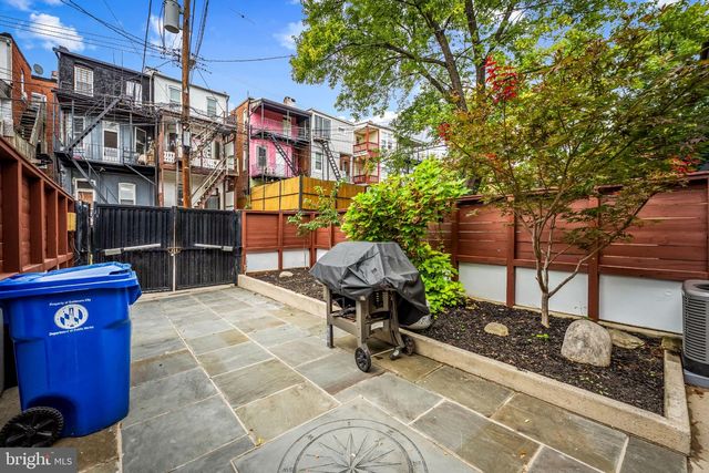 2736 N CALVERT ST, Baltimore, MD 21218