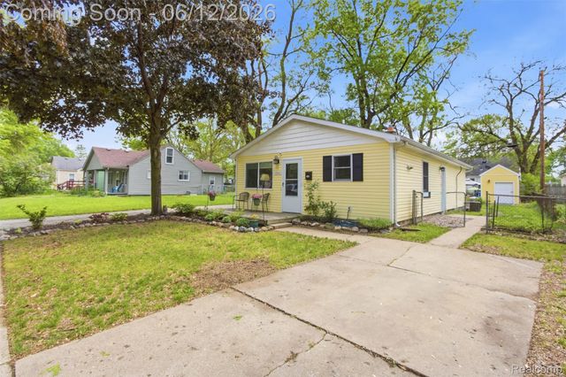 1202 E Elza Avenue, Hazel Park, MI 48030