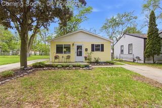 1202 E Elza Avenue, Hazel Park, MI 48030