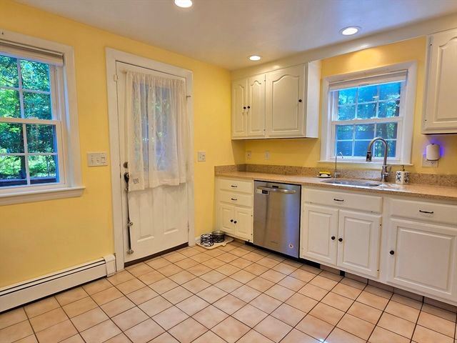 84 Pine Hill Rd, Ashland, MA 01721