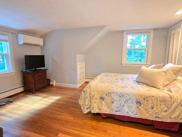 84 Pine Hill Rd, Ashland, MA 01721