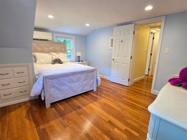 84 Pine Hill Rd, Ashland, MA 01721