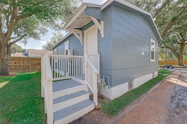 604 Ruth Street, Baytown, TX 77520