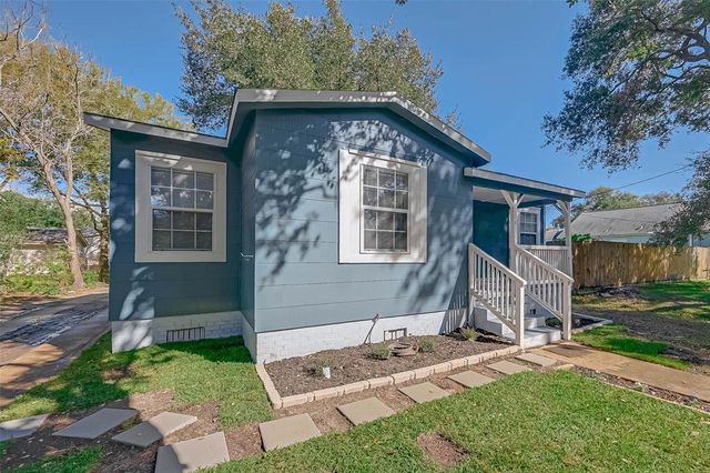 604 Ruth Street, Baytown, TX 77520