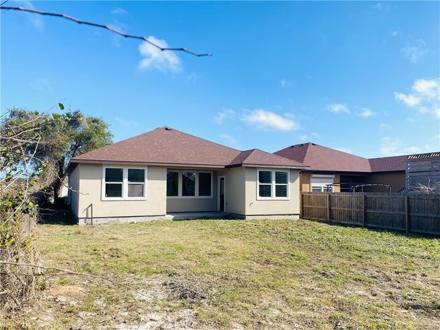 142 S 11 St, Aransas Pass, TX 78336