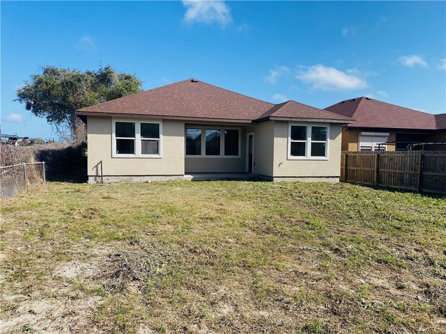 142 S 11 St, Aransas Pass, TX 78336