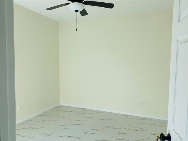 142 S 11 St, Aransas Pass, TX 78336