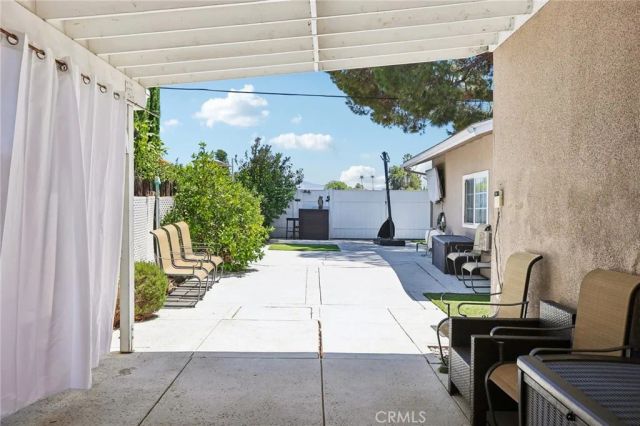 6616 Yolanda Avenue, Reseda, CA 91335