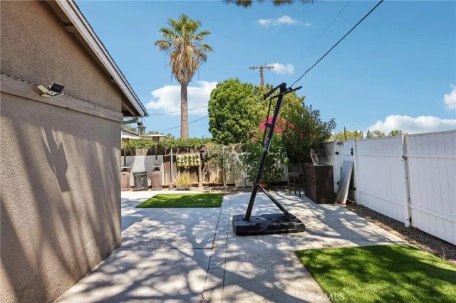 6616 Yolanda Avenue, Reseda, CA 91335