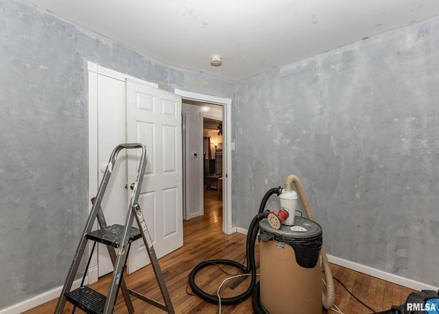 3525 CLEVELAND Street, Clinton, IA 52732