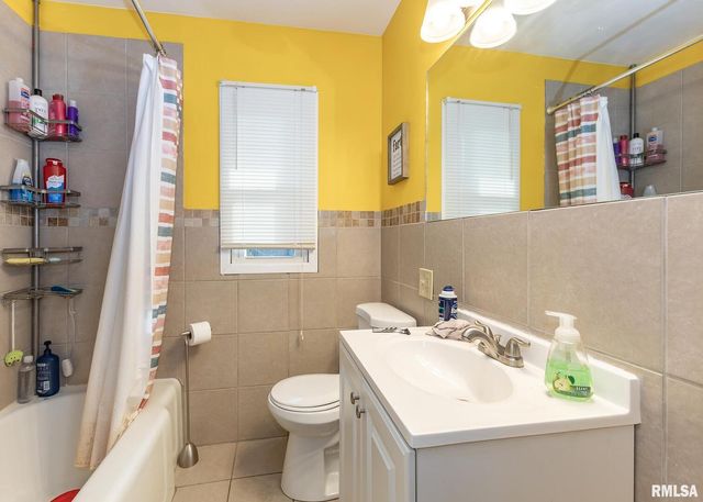 3525 CLEVELAND Street, Clinton, IA 52732