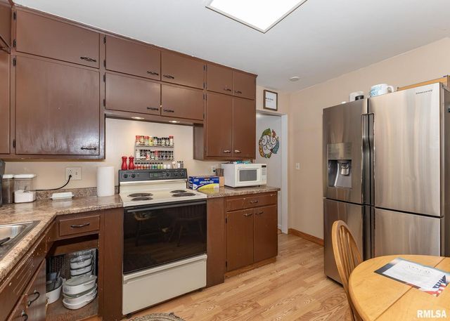 3525 CLEVELAND Street, Clinton, IA 52732