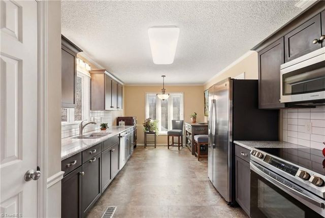 270 Ridgehaven Drive, Winston-salem, NC 27104