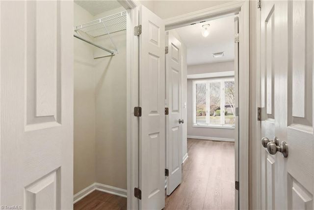 270 Ridgehaven Drive, Winston-salem, NC 27104