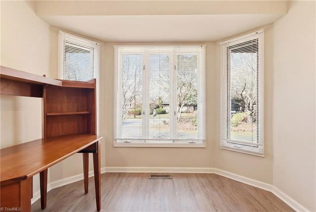 270 Ridgehaven Drive, Winston-salem, NC 27104