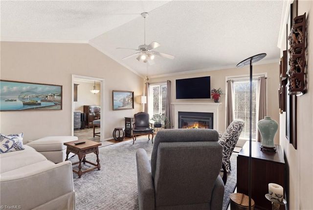 270 Ridgehaven Drive, Winston-salem, NC 27104