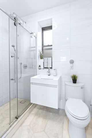 2475 38th St Apt 3C, New York City, NY 11103