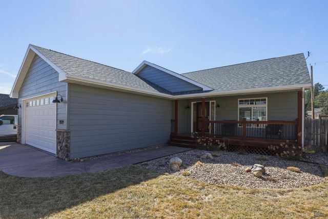 1929 HILLSVIEW DR, Rapid City, SD 57702