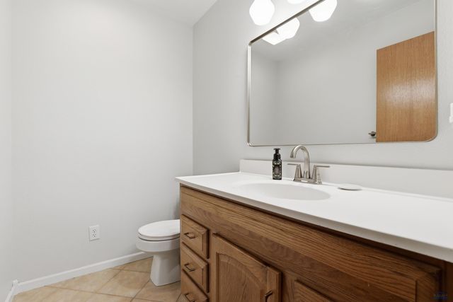 1929 HILLSVIEW DR, Rapid City, SD 57702