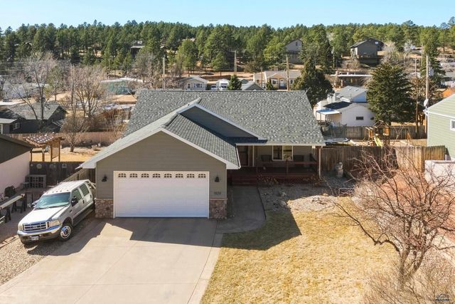 1929 HILLSVIEW DR, Rapid City, SD 57702