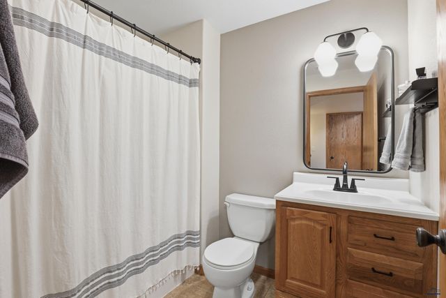 1929 HILLSVIEW DR, Rapid City, SD 57702