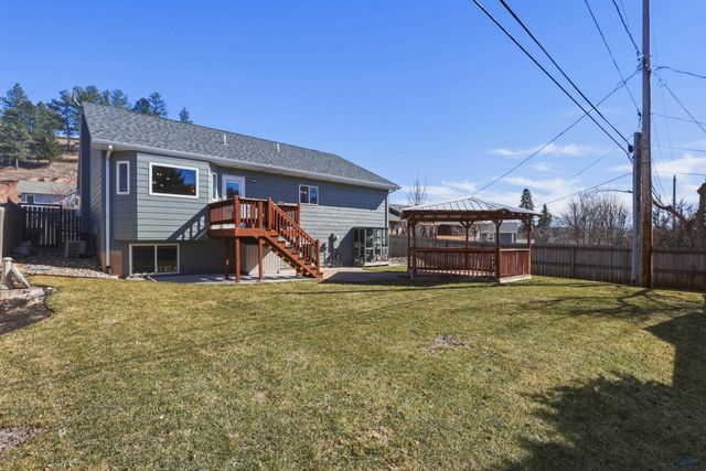 1929 HILLSVIEW DR, Rapid City, SD 57702