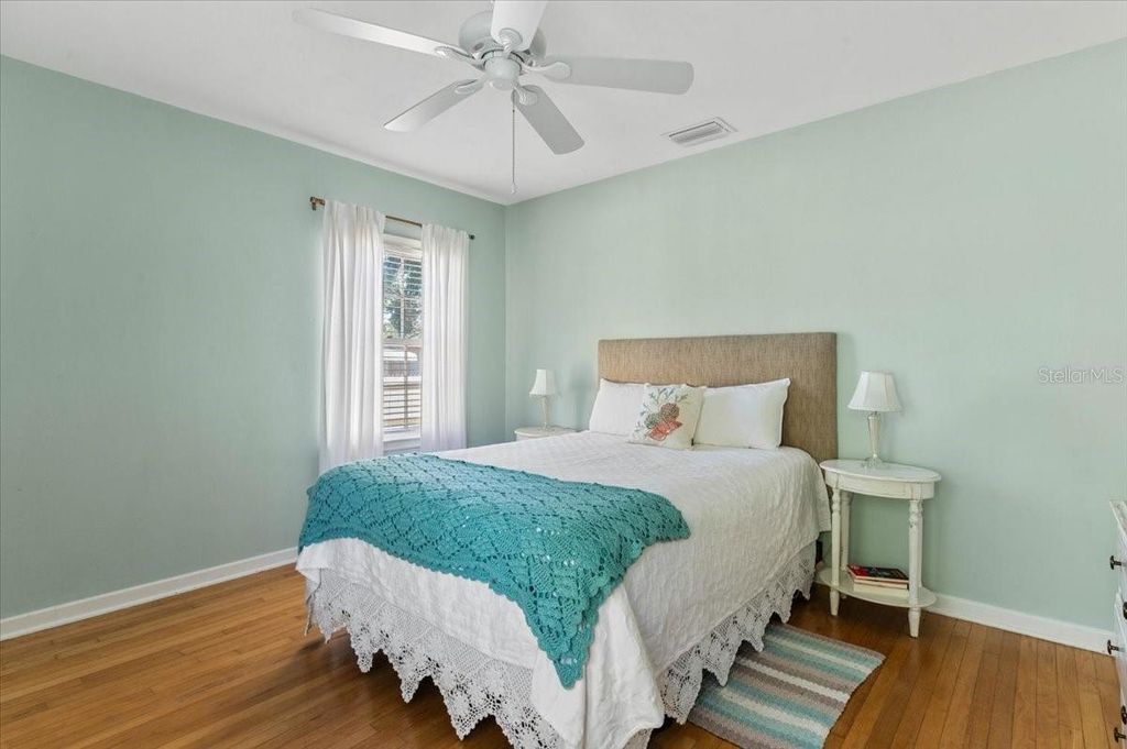 Image 14 of property listing at 2514 15TH AVENUE W, Bradenton, FL 34205